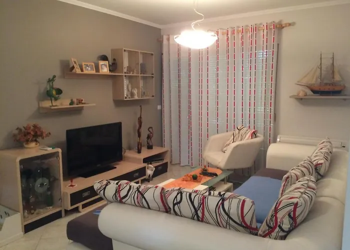 Eurocoli Rezidence Appartement Golem (Tirana)